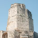 L'horloge De L'ecusson * نيم