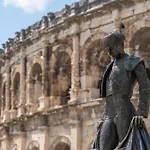L'horloge De L'ecusson * نيم