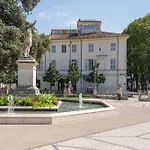 L'horloge De L'ecusson *