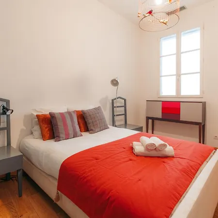 L'horloge De L'ecusson شقة *