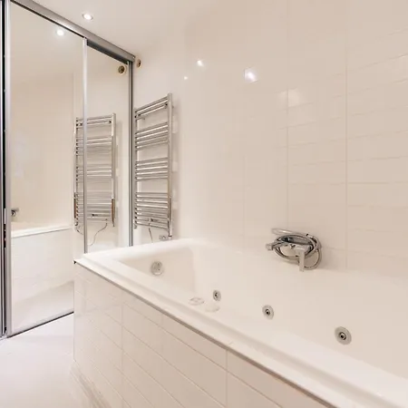 شقة L'horloge De L'ecusson نيم