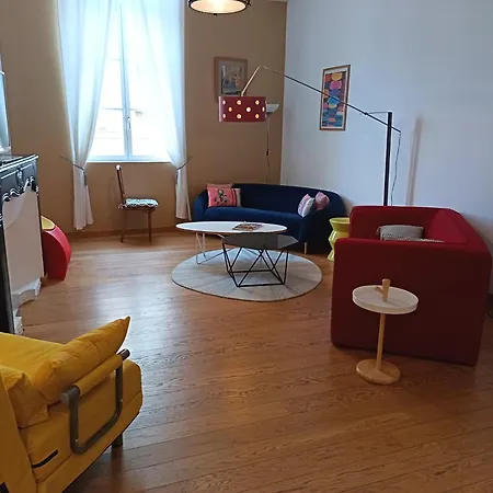 L'horloge De L'ecusson Apartman