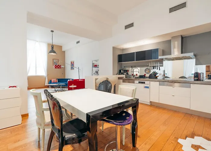 L'horloge De L'ecusson شقة *