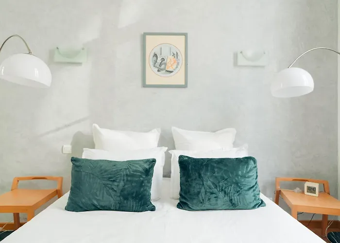 L'horloge De L'ecusson نيم