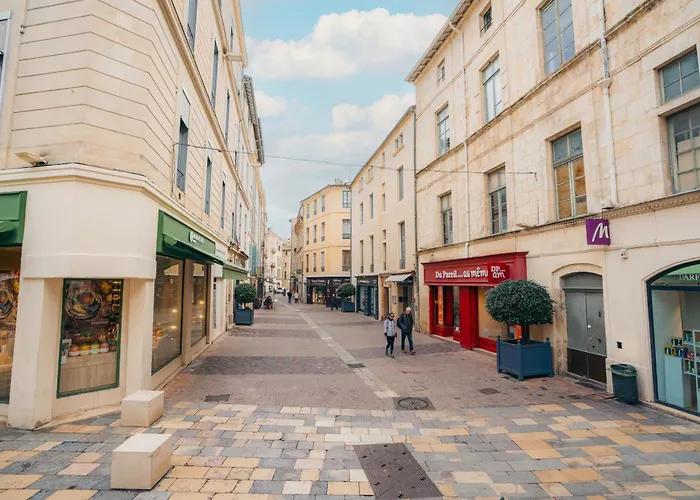 L'horloge De L'ecusson شقة *