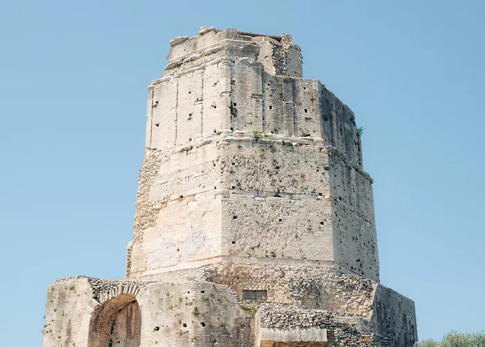 L'horloge De L'ecusson * نيم