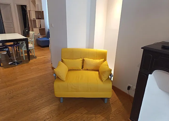 L'horloge De L'ecusson نيم